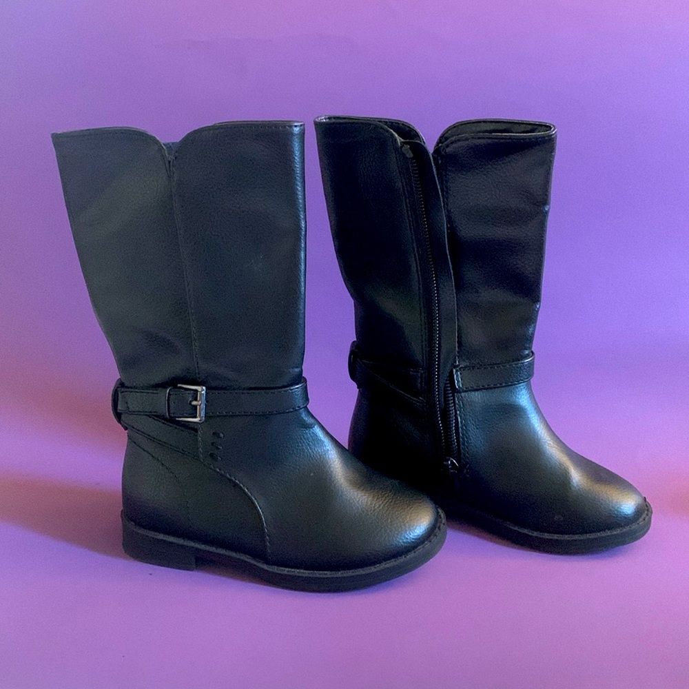 The Children’s Place zip up boot